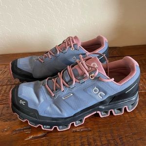 OC On Cloud running sneakers W size 9